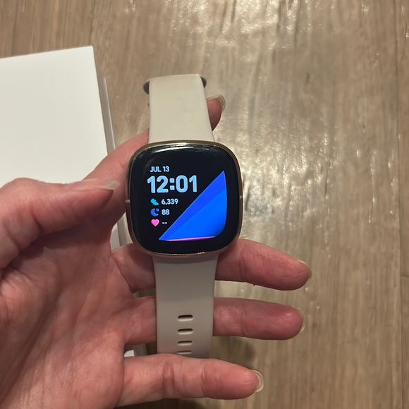 Fitbit Sense health & fitness smartwatch. White/gold version. - Picture 2 of 7